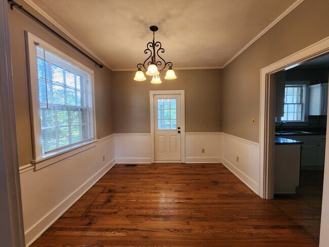 Photo - 165 E Glenwood Dr