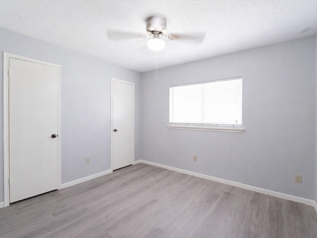 Photo - 16003 Surrey Woods Dr