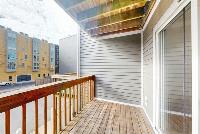 Photo - 111 W 8th St Unidad 2-J