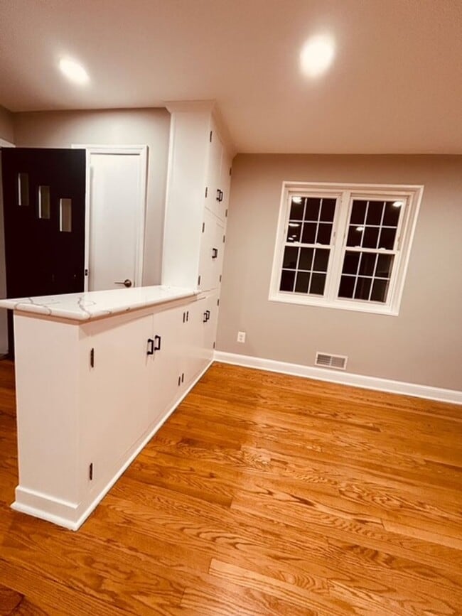 Photo - NICE  3BR RAMBLER CLOSE TO NIH