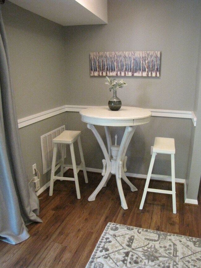 Fantastic Updated Condo in Great Vienna Lo... House Rental in Vienna