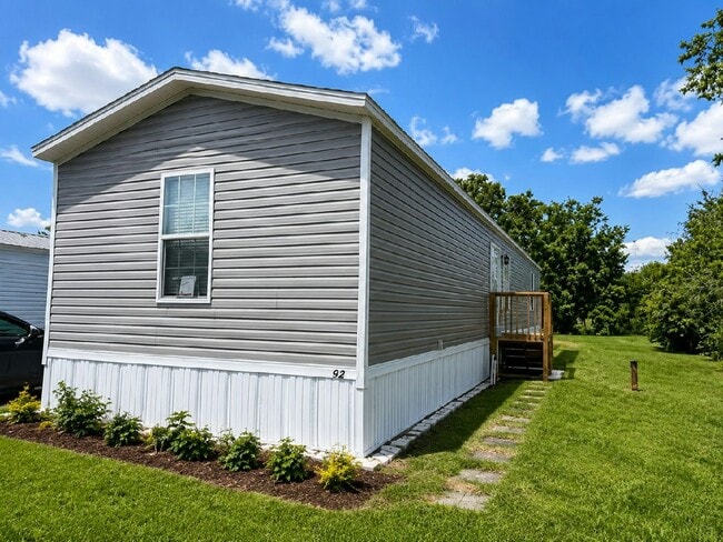 Building Photo - 94 Lakeside Garden Cir