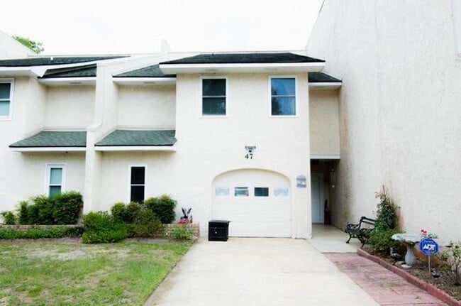 Building Photo - Convenient 3-Bed, 2.5-Bath James Island Co... Rental