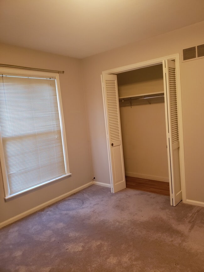BR 2 - 1319 W Daytona Dr Unit 1