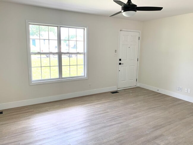 Photo - 157 Monarch Ln