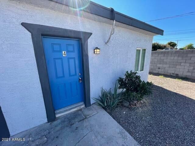 Photo - 703 W 1st Pl