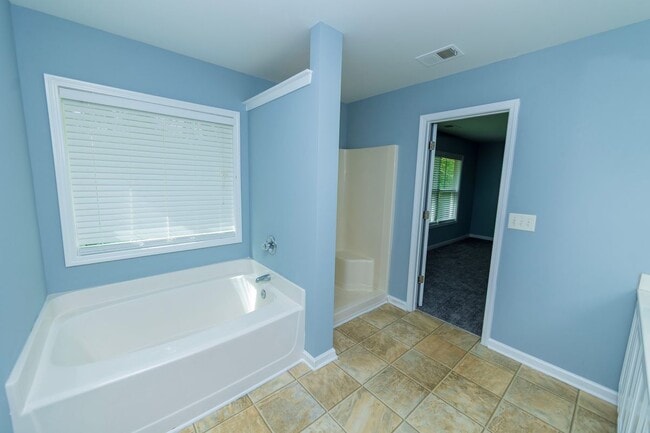 Photo - 5815 Weddington Dr