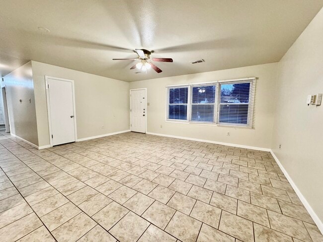 Photo - 3008 57th St