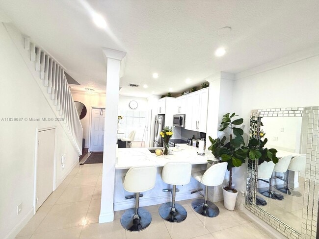 Photo - 737 SW 122nd Ave