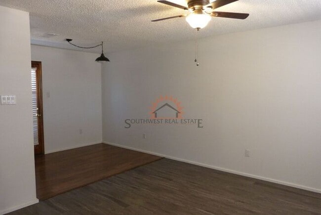 Photo - Super cute 2 bedrooms 1 bath apartment.