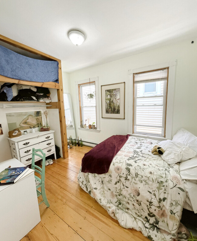 Building Photo - 56 Calumet St Unit 3 Rental