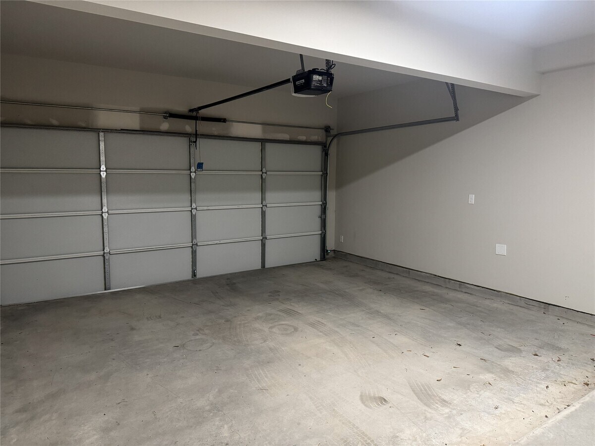 Photo - 540 Janisch Rd