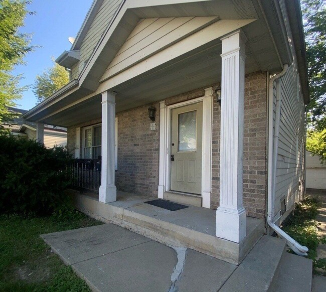1112 S 63rd St