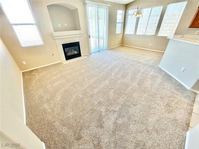 Photo - 206 Crown Imperial St