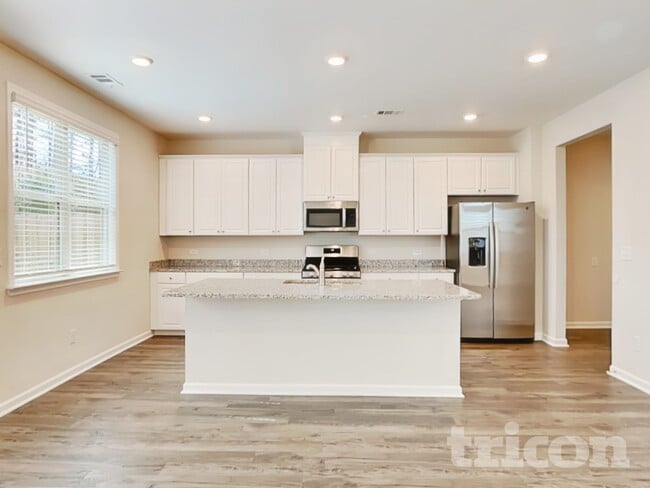 Photo - 317 Knowles Pl