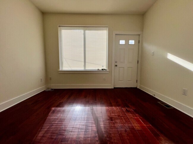 Photo - 1706 Arlington St Unit A