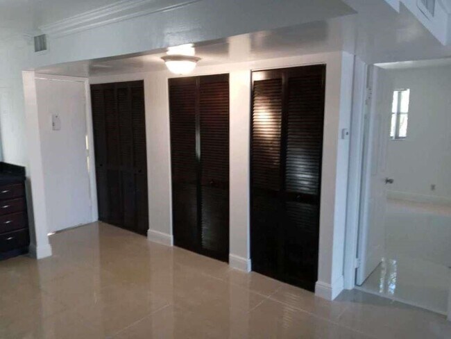 Photo - 3120 N Pine Island Rd Unit 3