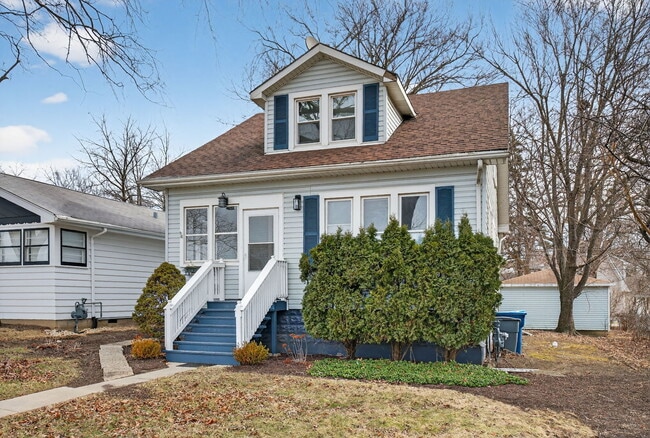 Building Photo - 741 S Jackson St