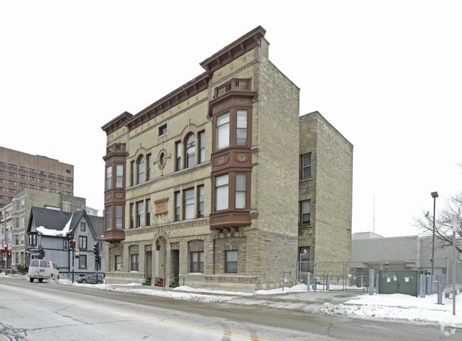 Photo - 1305 N Milwaukee St Unit 0