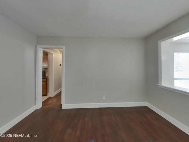 Photo - 7138 Mayapple Rd