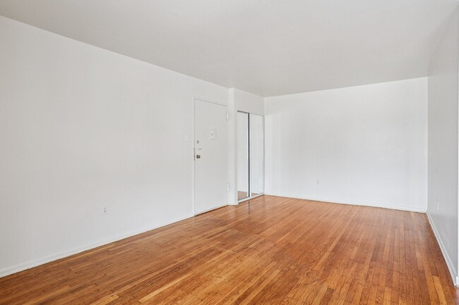 Marshall Square Apartments