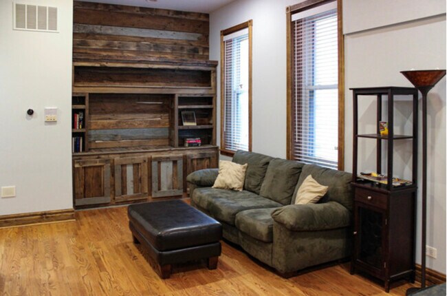 Photo - 1451 N Artesian Ave Unit 1