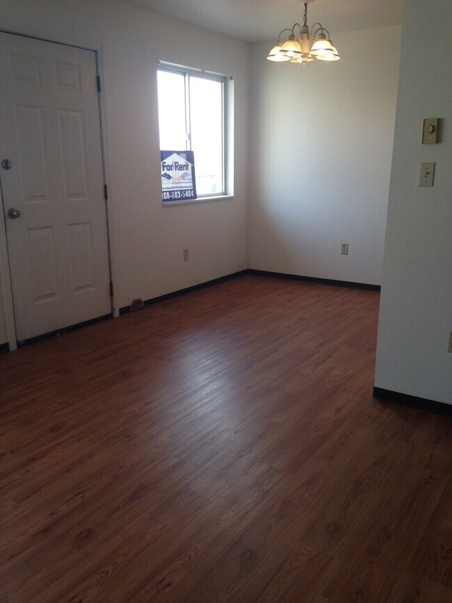 Photo - 1605 Levick St Unidad 4