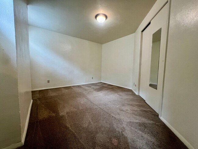 Photo - Charming One Bedroom in Oakland! Ample Nat... Unit 7