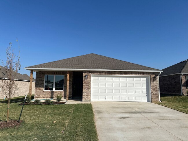 Photo - NOW PRELEASING! Three Bedroom | Two Bath Home in Broken Arrow