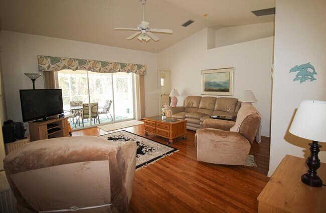 Photo - 125 Spur Dr