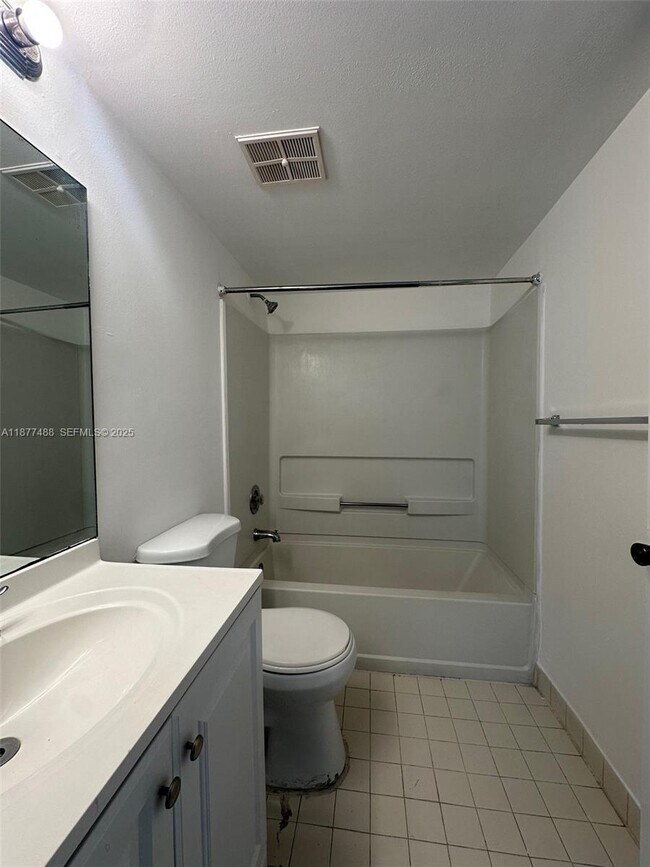 Photo - 7125 NW 186th St Unit B208