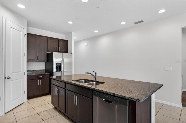 Photo - 689 Meadow Pointe Dr