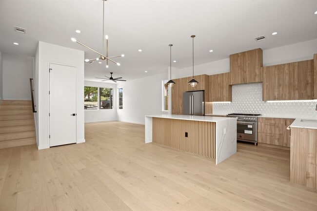 Building Photo - 1714 Woodland Ave Rental
