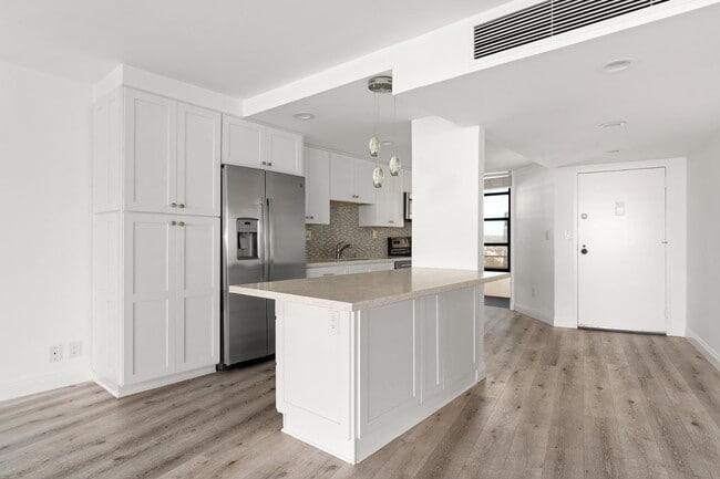 Photo - 4316 Marina City Dr