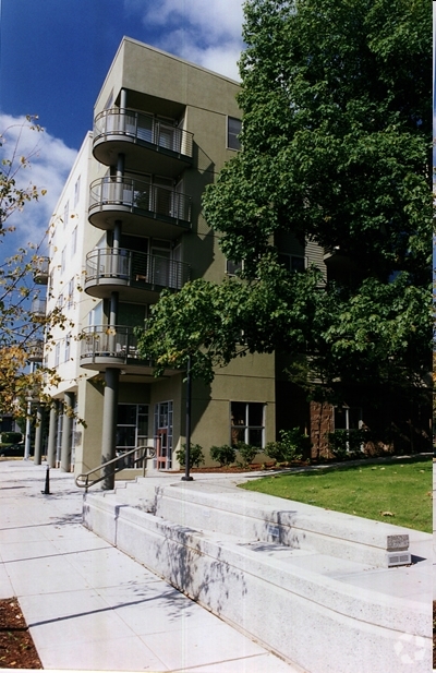 Building Photo - 5819 Glisan Rental