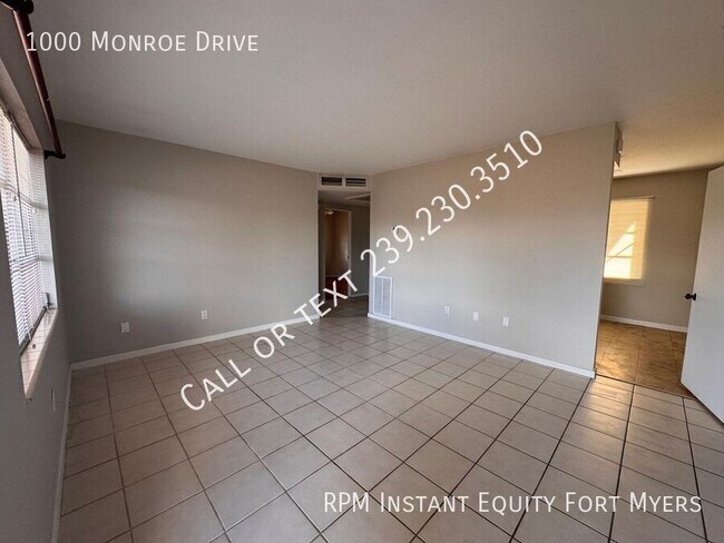 Photo - 1000 Monroe Dr