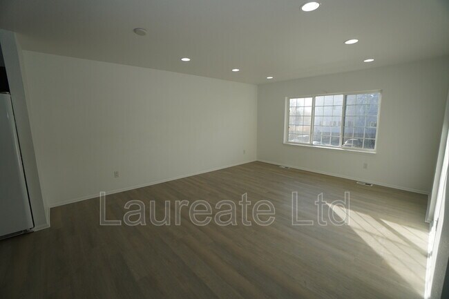 Photo - 2995 W Yale Ave