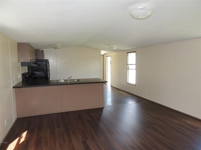 Photo - 155 Geerts St