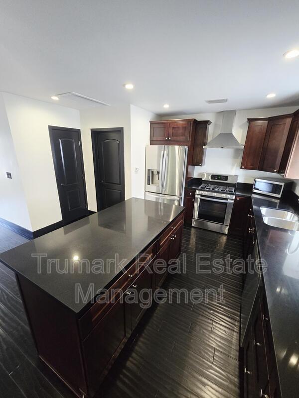 Photo - 12426 Moorpark St Unit E