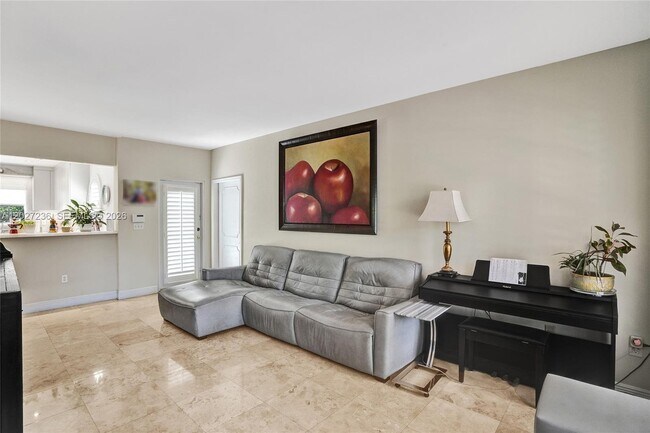 Photo - 1534 Palancia Ave