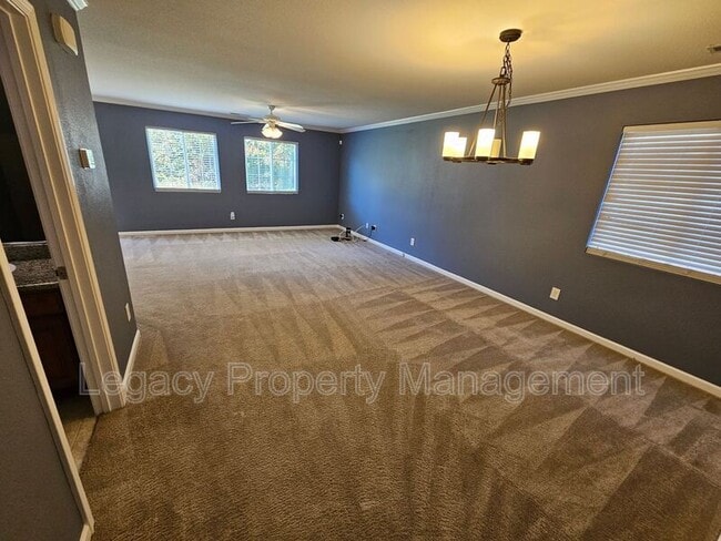 Photo - 312 Walnut Crossing Dr