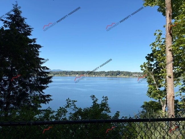 Photo - 609 68th Ave NE