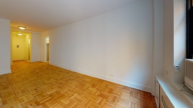 Building Photo - 412 E 55th St Unit 9A