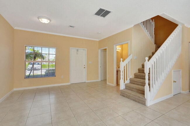 Photo - 1433 Hawthorne Pl