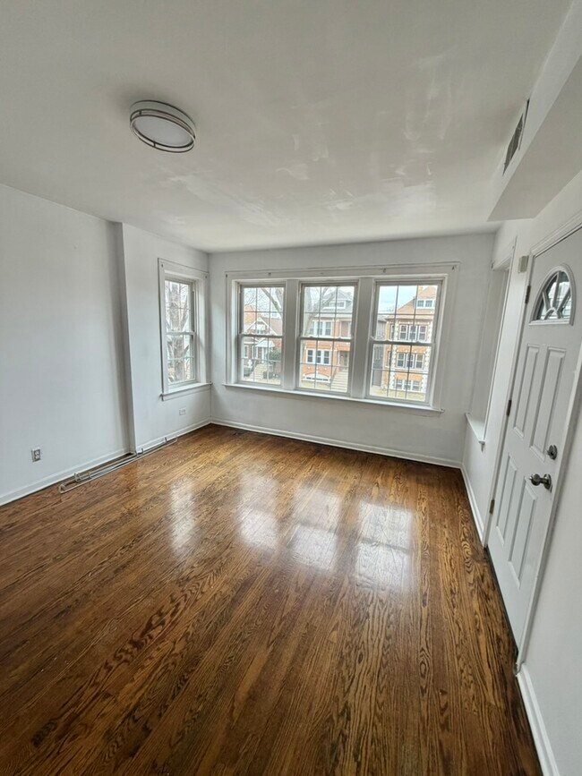 Photo - 4727 S Harding Ave Unit 2