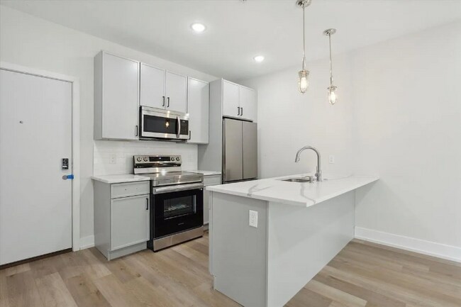 Photo - 401 E Walnut Ln Unit 101