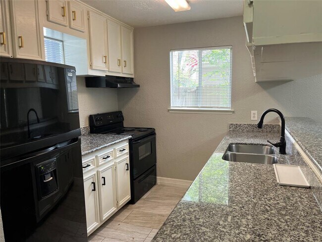 Photo - 1379 Dell Dale St