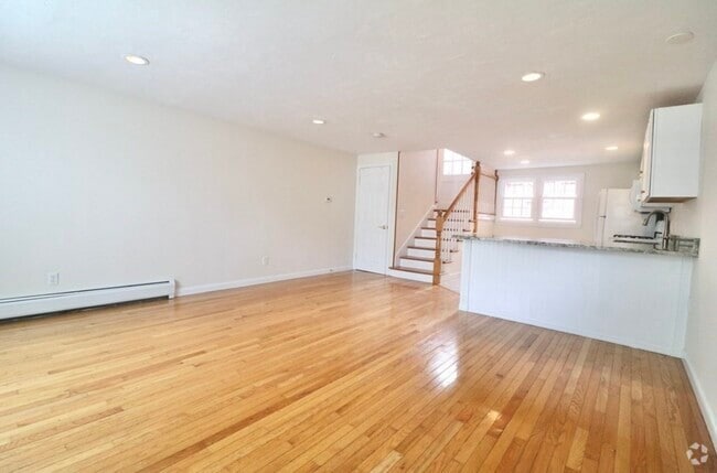 Building Photo - 276 Main St Unit 5C Rental