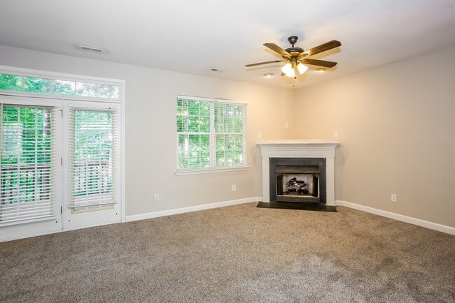 Photo - 234 Kendra Dr SW