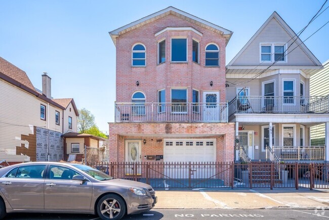 Building Photo - 149 Clinton Ave Unit 1 Rental